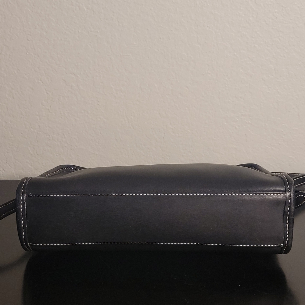 Coach Rare vintage made in USA crossbody bag. - Picture 9 of 16